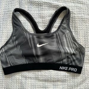 grey and white nike pro sports bra